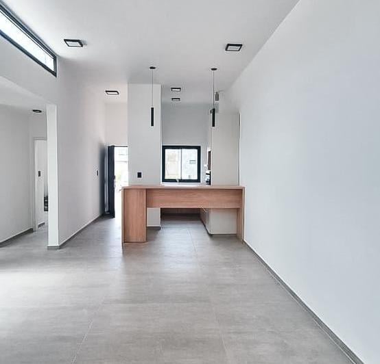 Casa · 180m² · 4 Ambientes · 2 Cocheras