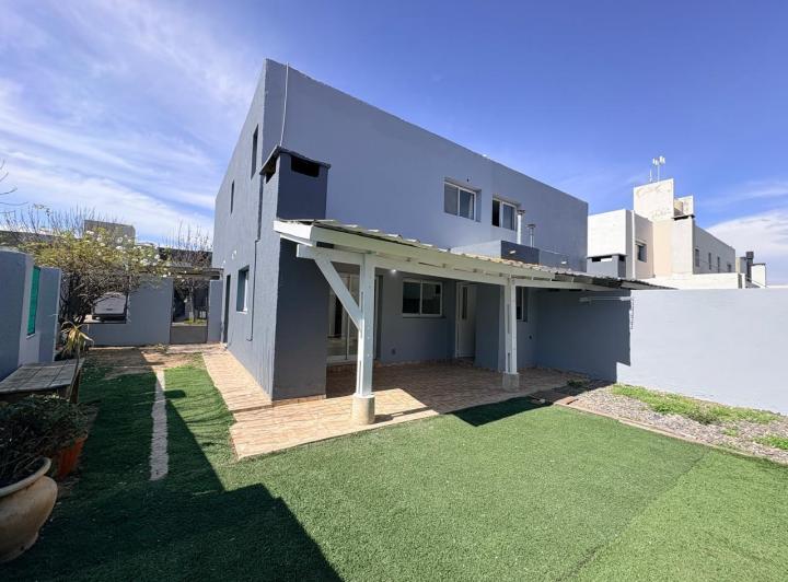 Casa · 180m² · 6 Ambientes · 1 Cochera