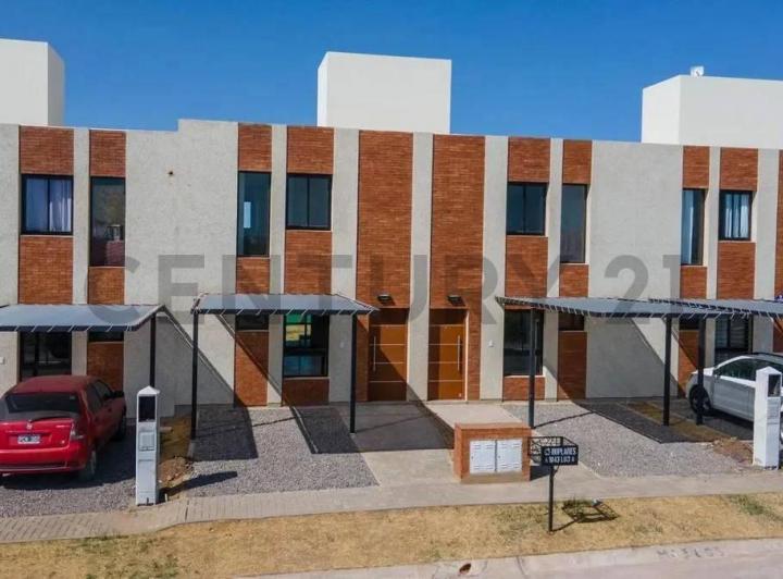 Casa · 100m² · 4 Ambientes · 1 Cochera