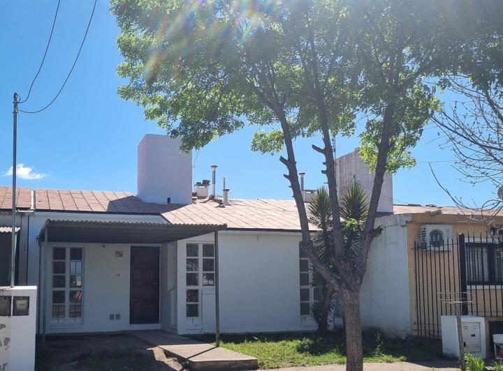 Casa · 66m² · 4 Ambientes · 1 Cochera