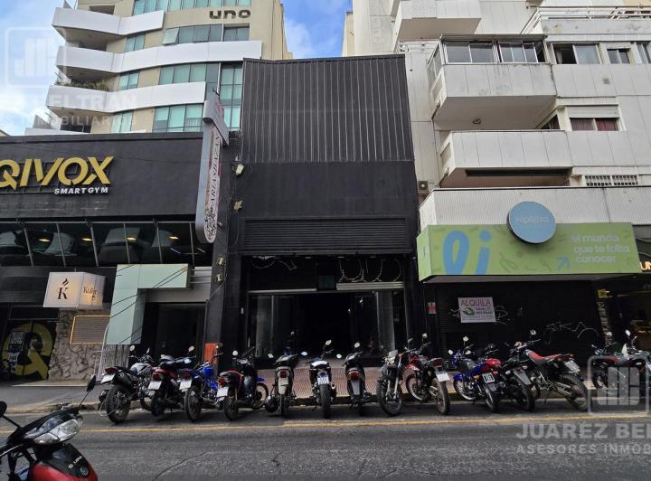 Local comercial · 230m² · 1 Ambiente