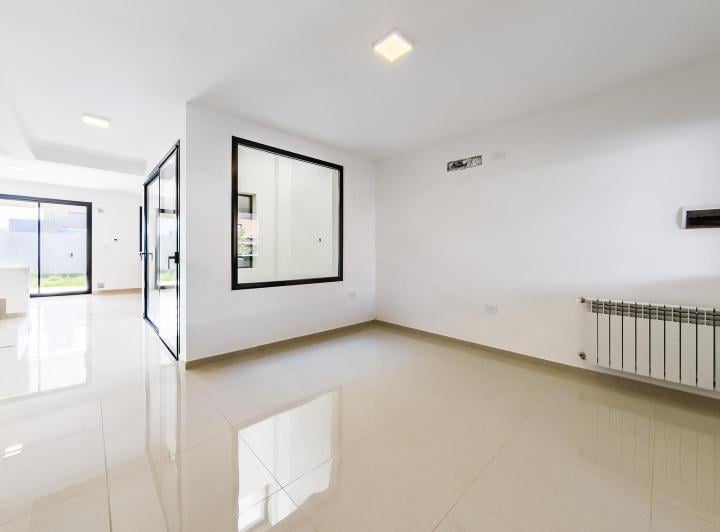 Casa · 160m² · 5 Ambientes · 2 Cocheras