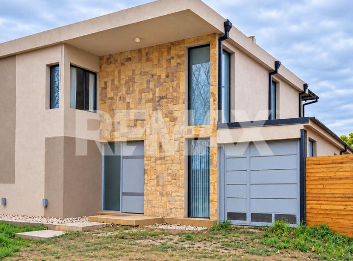 Casa · 171m² · 7 Ambientes · 1 Cochera