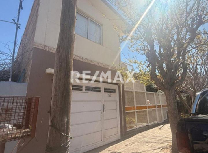 Casa · 165m² · 5 Ambientes · 1 Cochera