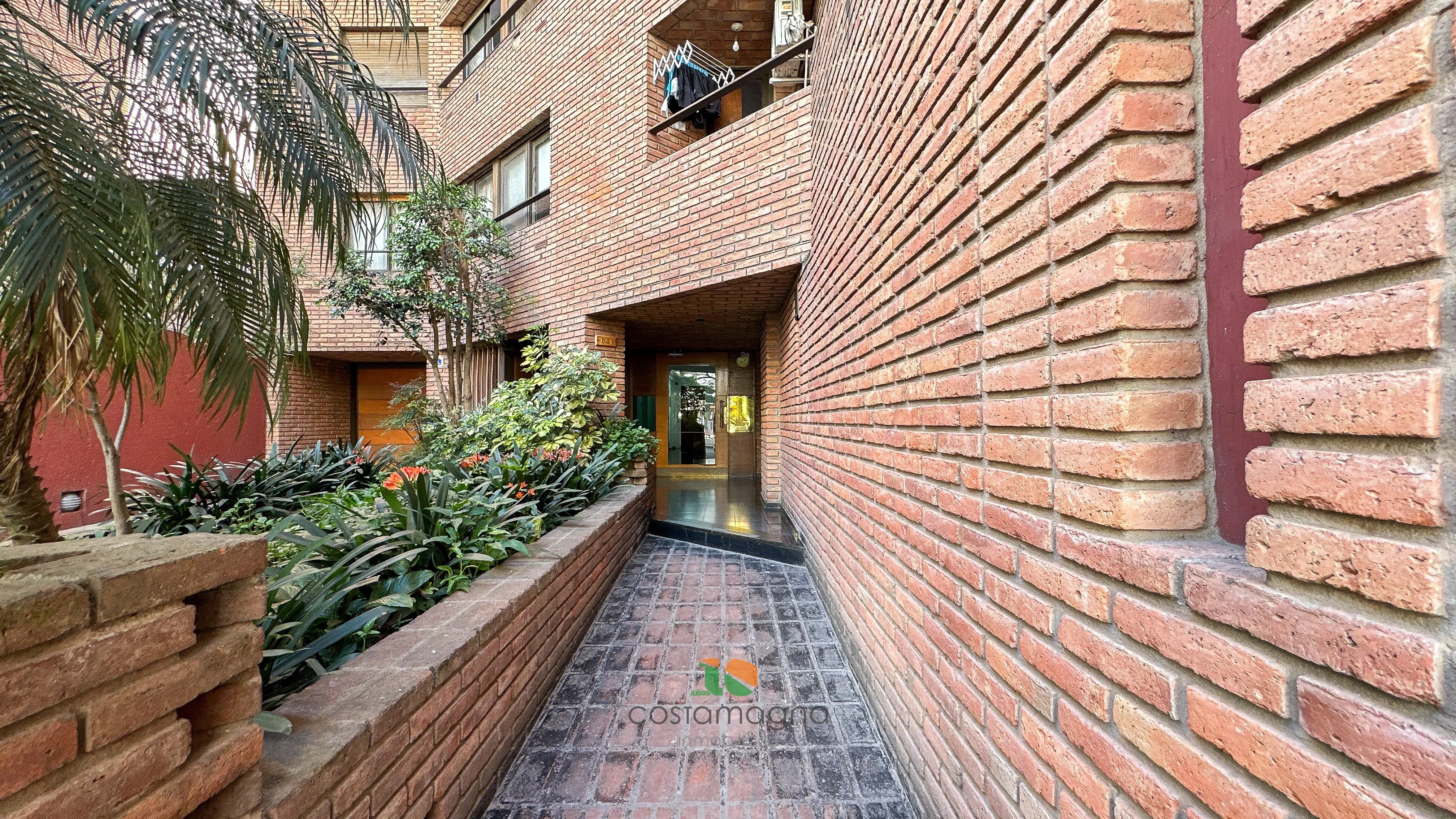 Oportunidad Nueva Córdoba: 2 Dorm c/ Balcón, Cocina Separada y Ventilación Natural