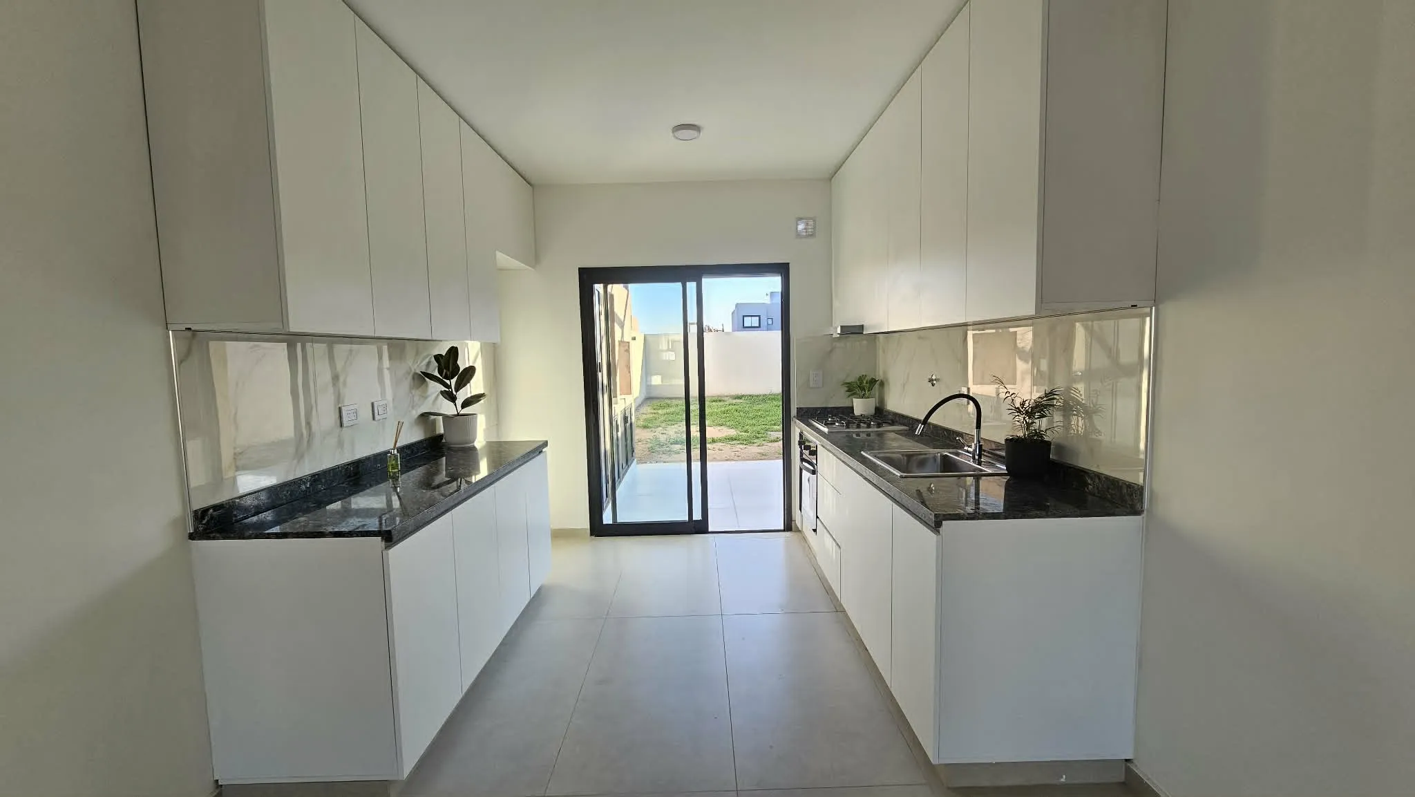 DUPLEX EN VENTA DOCTA 2 DORMIS PB, 2 BAÑOS , ESTRENAR USD 124.000