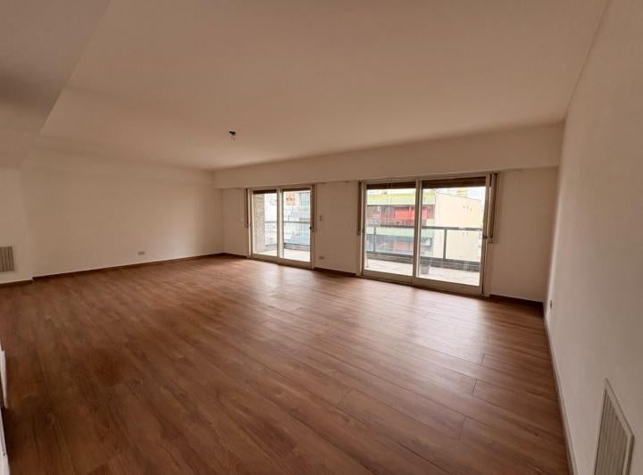 Departamento · 207m² · 5 Ambientes · 1 Cochera