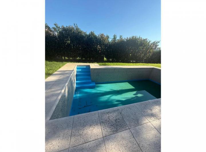 Casa · 1236m² · 4 Ambientes · 1 Cochera