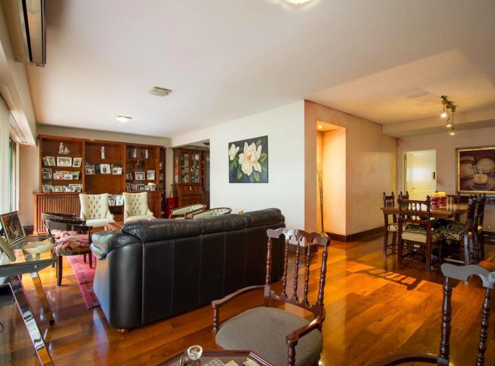 Departamento · 160m² · 4 Ambientes · 1 Cochera