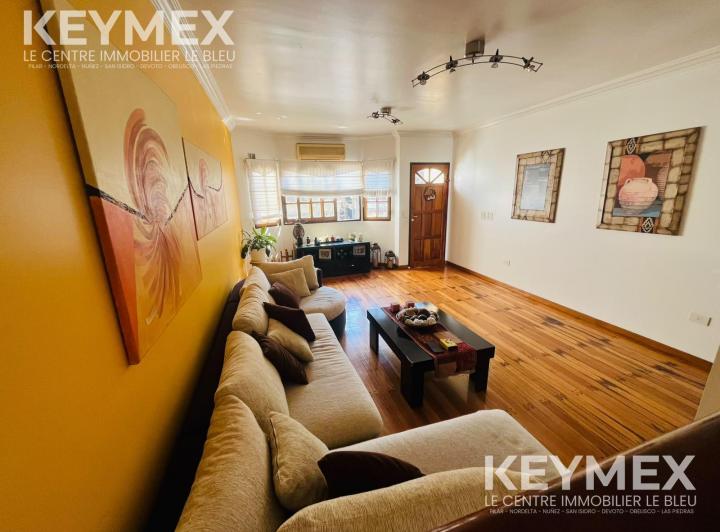 Casa · 157m² · 4 Ambientes · 2 Cocheras
