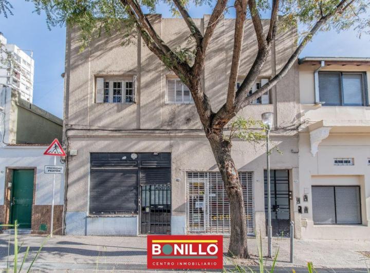 Casa · 215m² · 6 Ambientes