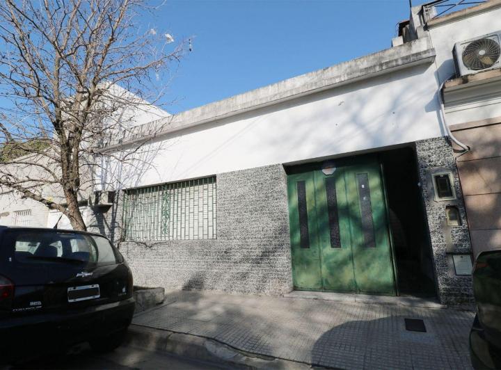 Casa · 370m² · 8 Ambientes · 1 Cochera