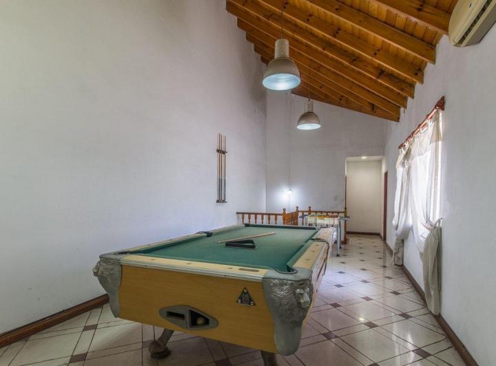 Casa · 267m² · 7 Ambientes · 1 Cochera