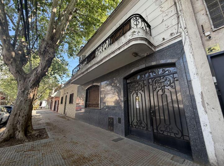 Casa · 291m² · 5 Ambientes · 1 Cochera