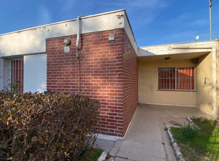 Casa · 80m² · 5 Ambientes · 1 Cochera