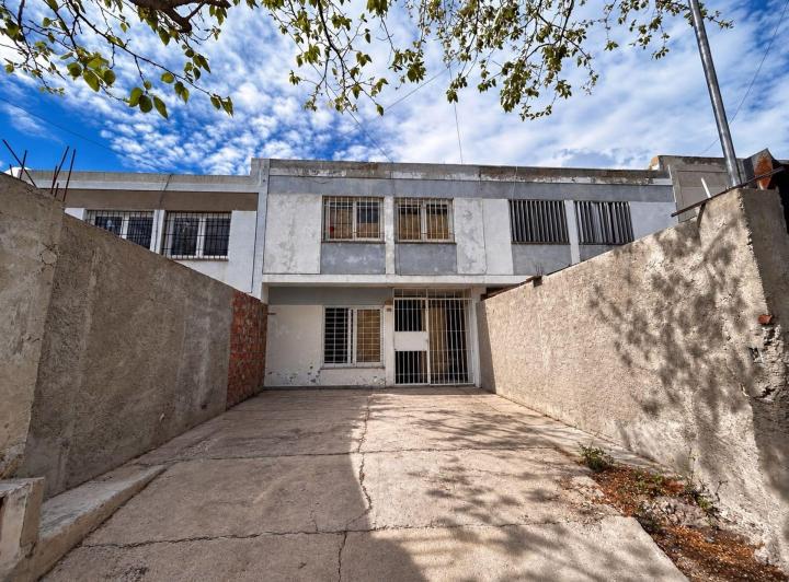 Casa · 90m² · 4 Ambientes · 2 Cocheras