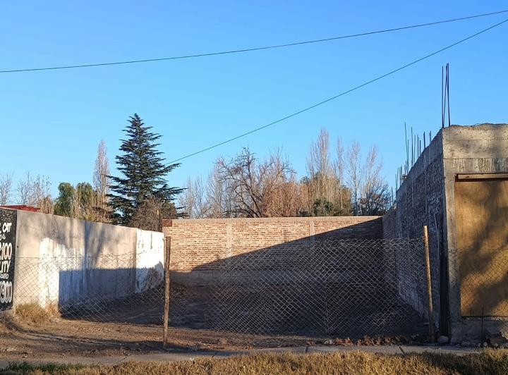 Terreno · 211m²