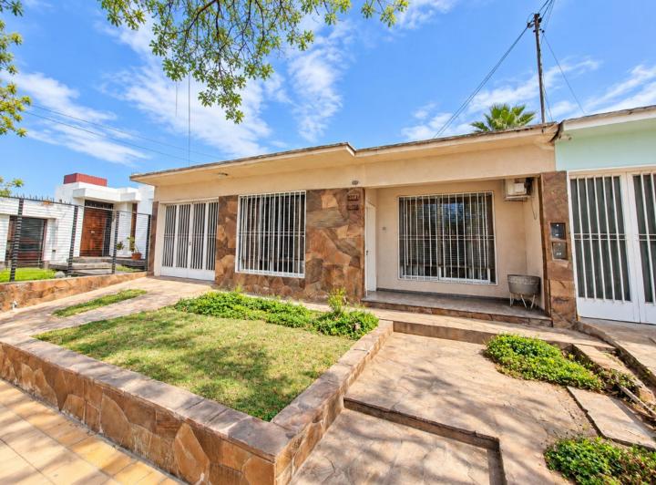 Casa · 141m² · 3 Ambientes · 2 Cocheras
