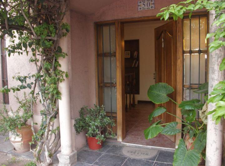 Casa · 254m² · 7 Ambientes · 3 Cocheras