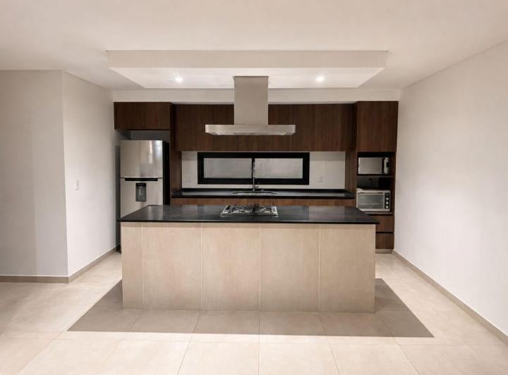 Casa · 135m² · 5 Ambientes · 2 Cocheras