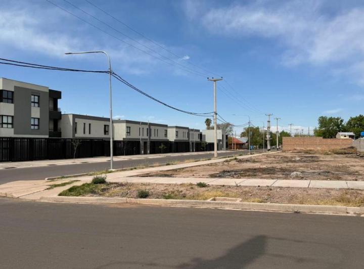 Terreno · 220m²