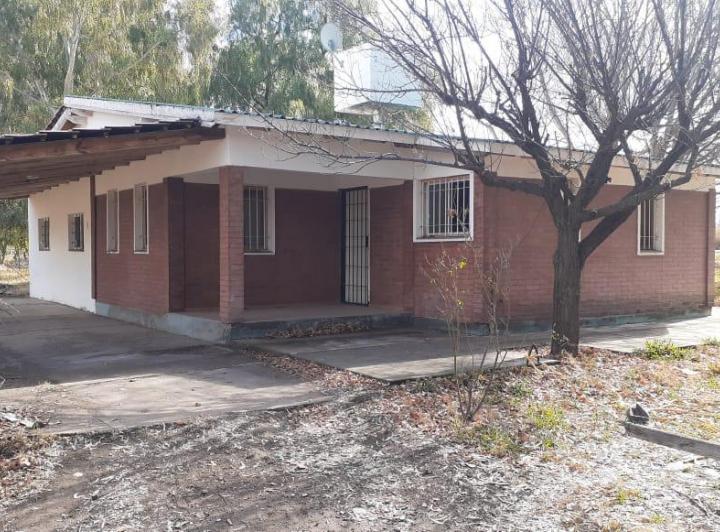 Casa · 215m² · 3 Dormitorios · 2 Cocheras