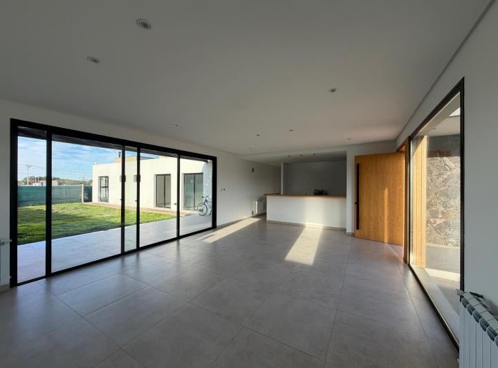 Casa · 120m² · 3 Dormitorios · 2 Cocheras