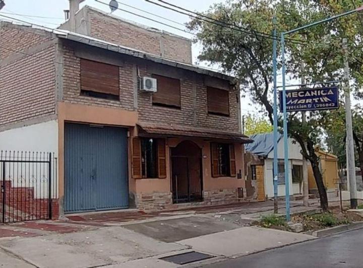 Casa · 186m² · 6 Ambientes · 1 Cochera