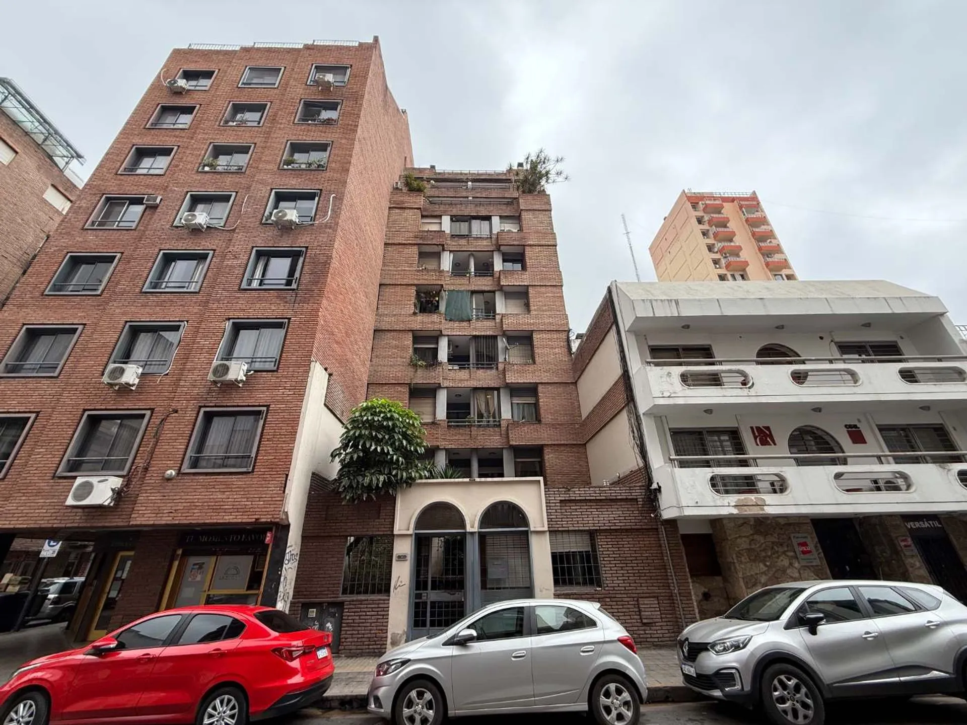 VENTA AMPLIO DEPARTAMENTO 1 DORM. Y TERRAZA - ALBERDI