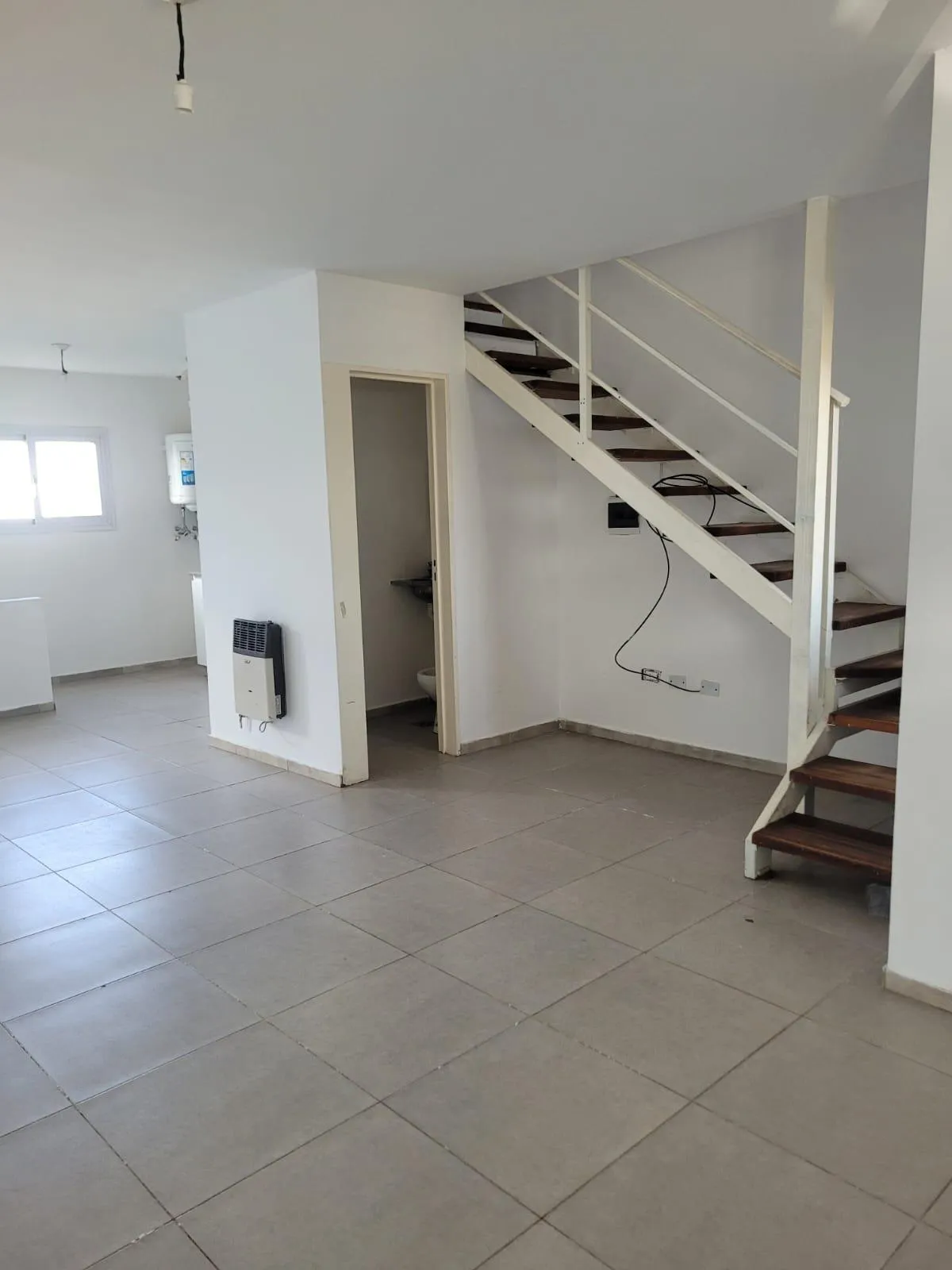 Dúplex. 2 dorm. 2 baños. Patio con asador. B Valle Cercano