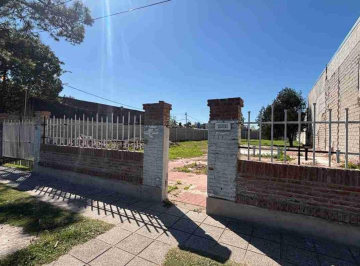 Terreno · 2700m²