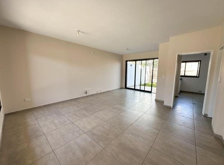 Casa · 120m² · 5 Ambientes · 2 Cocheras