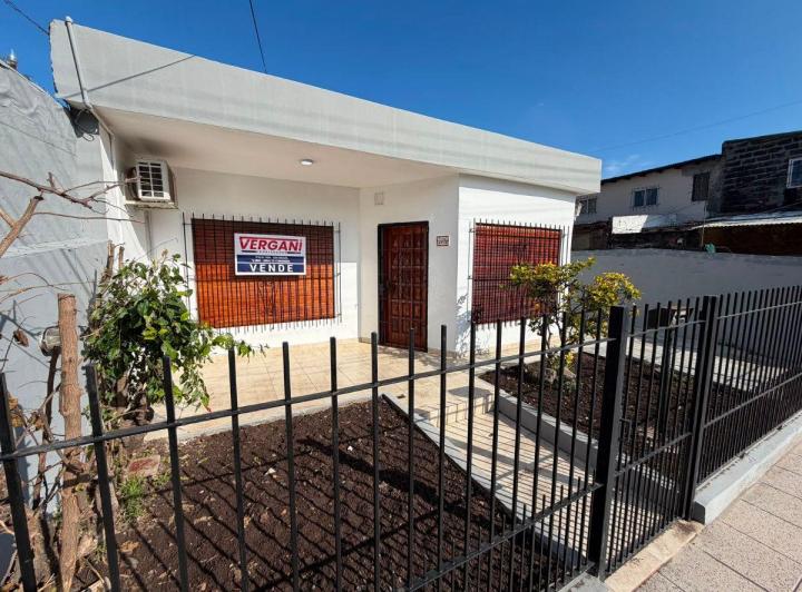 Casa · 70m² · 3 Ambientes · 2 Cocheras