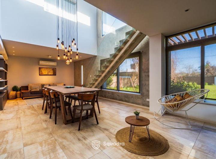 Casa · 210m² · 5 Ambientes