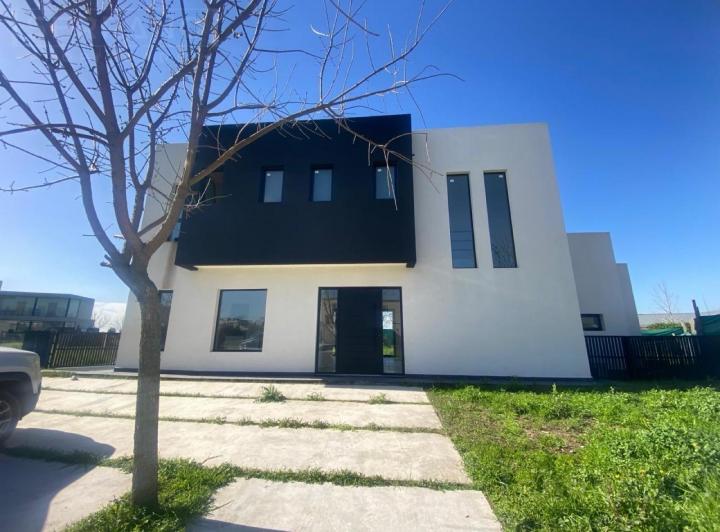 Casa · 170m² · 6 Ambientes