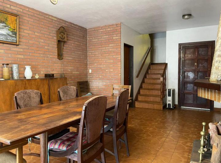 Casa · 165m² · 4 Ambientes · 2 Cocheras