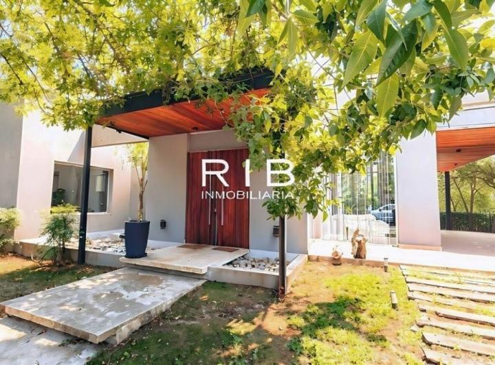 Casa · 275m² · 4 Ambientes · 1 Cochera