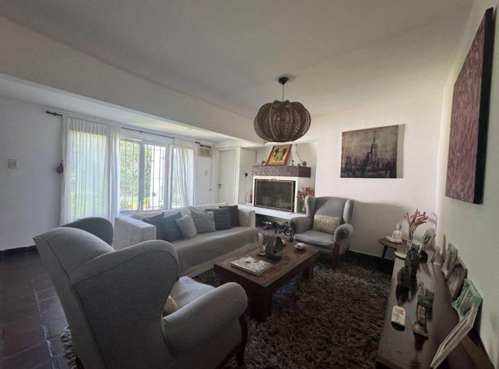 Casa · 200m² · 4 Ambientes