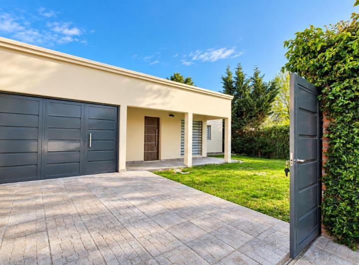 Casa · 157m² · 4 Ambientes · 1 Cochera