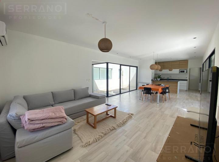 Casa · 152m² · 4 Ambientes · 2 Cocheras