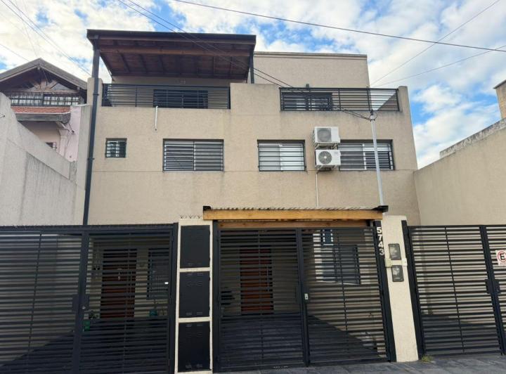 Casa · 120m² · 5 Ambientes · 1 Cochera