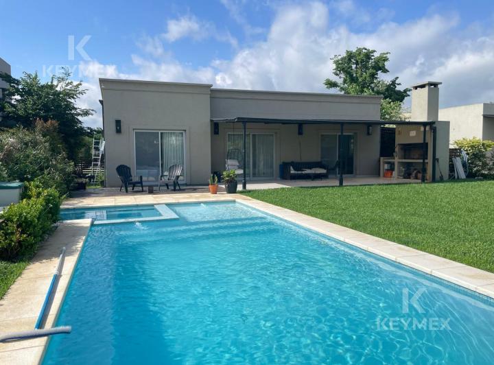 Casa · 160m² · 4 Ambientes · 3 Cocheras