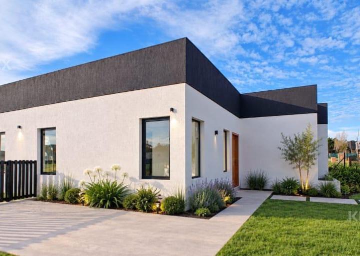 Casa · 145m² · 4 Ambientes · 2 Cocheras