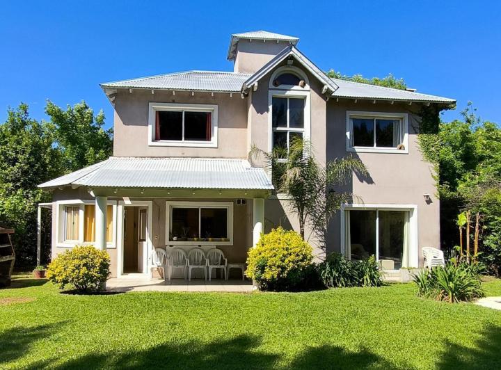 Casa · 175m² · 4 Ambientes · 1 Cochera