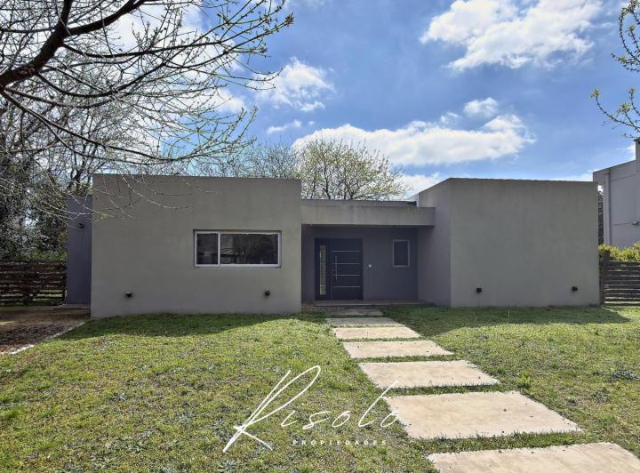 Casa · 179m² · 5 Ambientes · 2 Cocheras