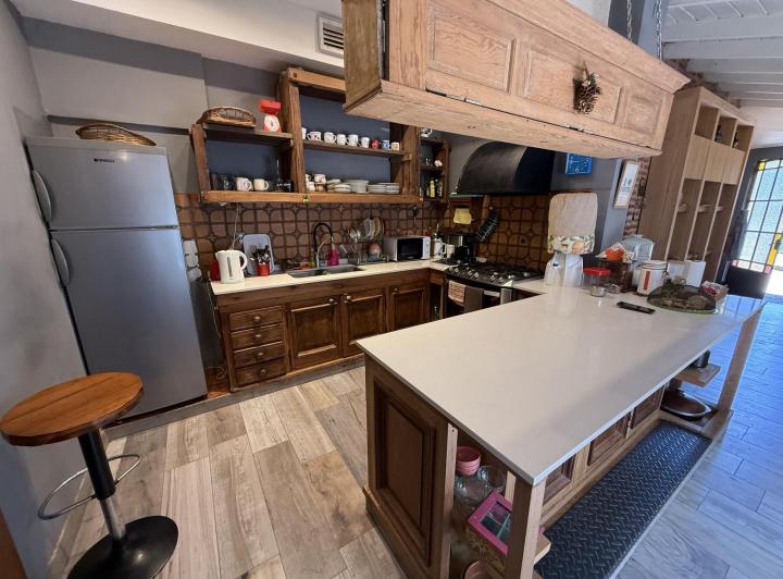 Casa · 180m² · 6 Ambientes · 1 Cochera