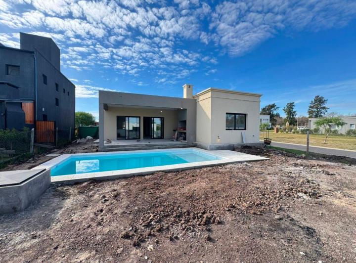 Casa · 132m² · 4 Ambientes · 2 Cocheras