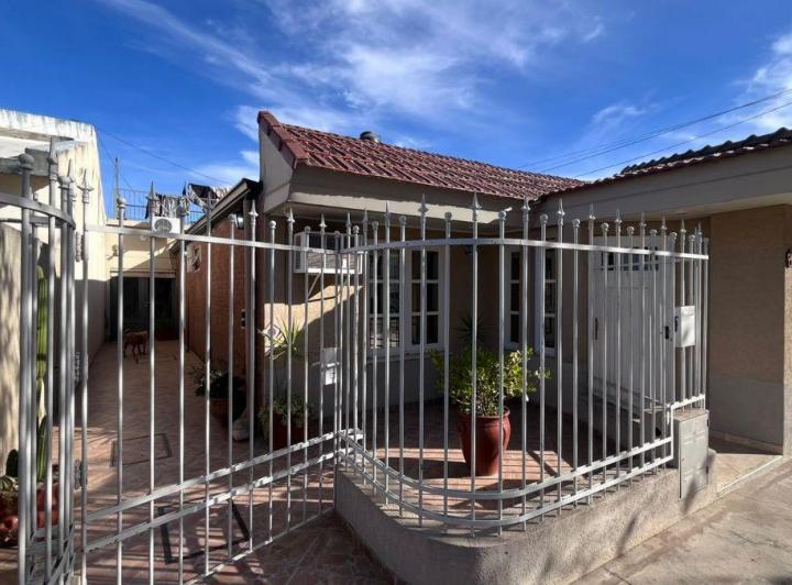 Casa · 146m² · 6 Ambientes · 1 Cochera