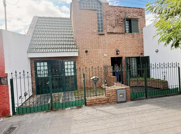 Casa · 138m² · 3 Dormitorios · 1 Cochera