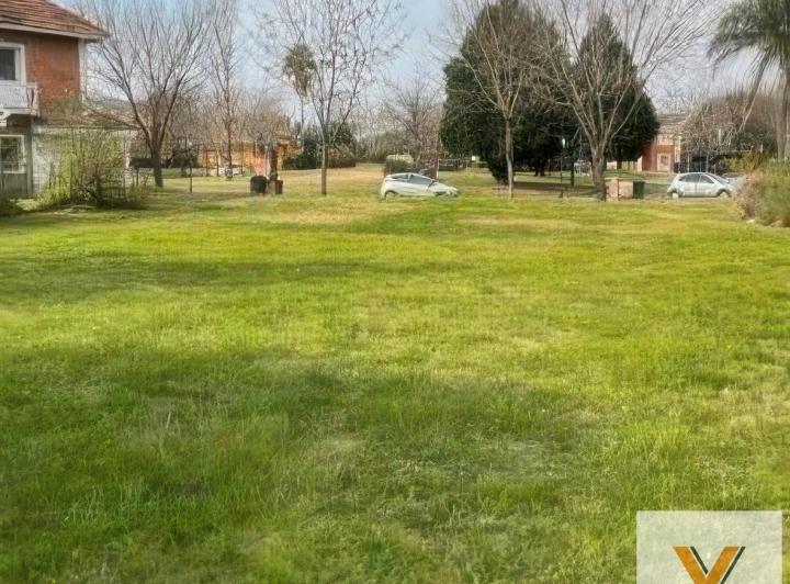 Terreno · 1054m²